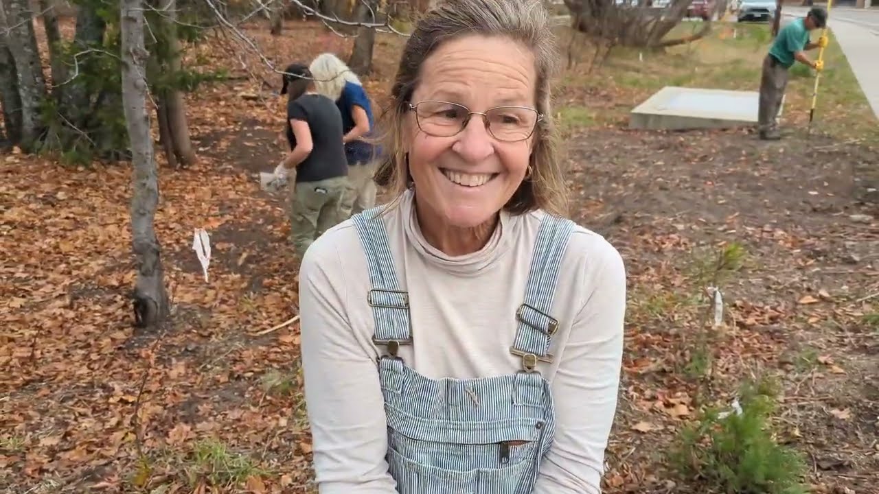 Siskiyou Land Trust Blooms in Downtown Mt. Shasta