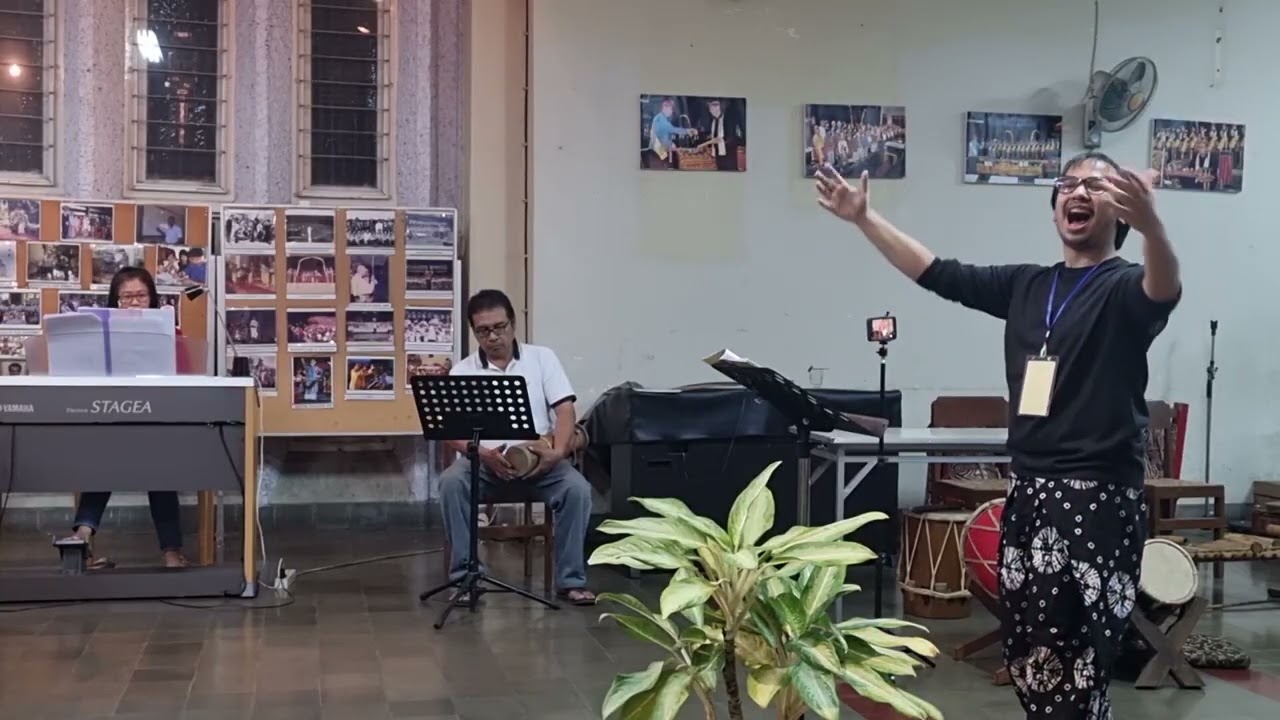 KUDUS - Gaya Lio Flores
