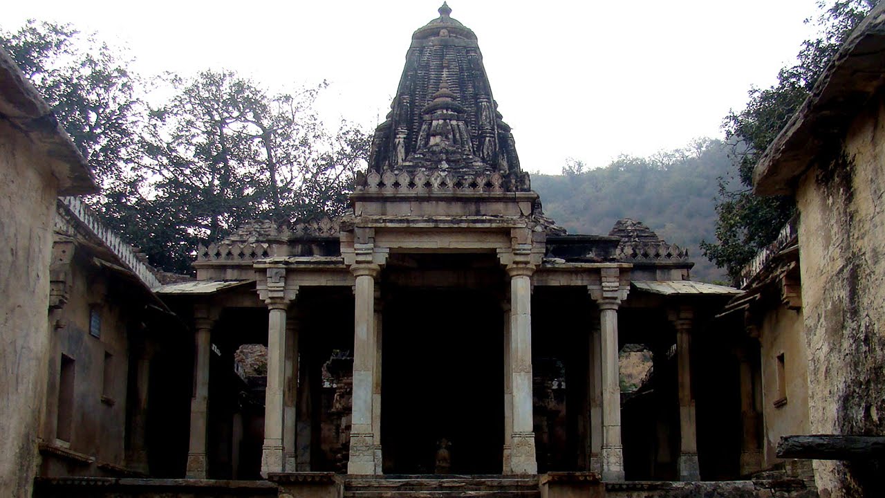10 Most Strange Places in India You Should Definitely Visit
