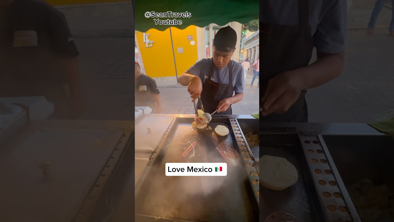 $4.18 hamburger🍔in Mexico 🇲🇽 #streetfood #foodlover #foodie #foodreview #hamburger #spicy #mexico