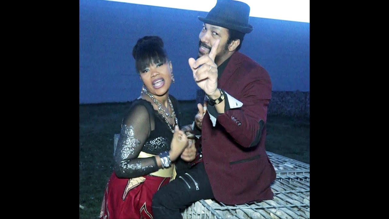 PAPANASS FT MISSVAHINE  //WA MOIMOU