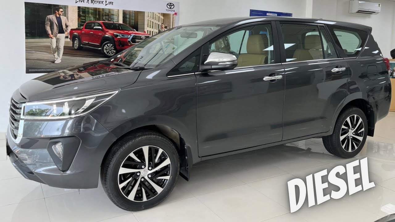 Toyota Innova Crysta ZX 7 Seater - Top Model ₹24.75 Lakh | Value For Money ?