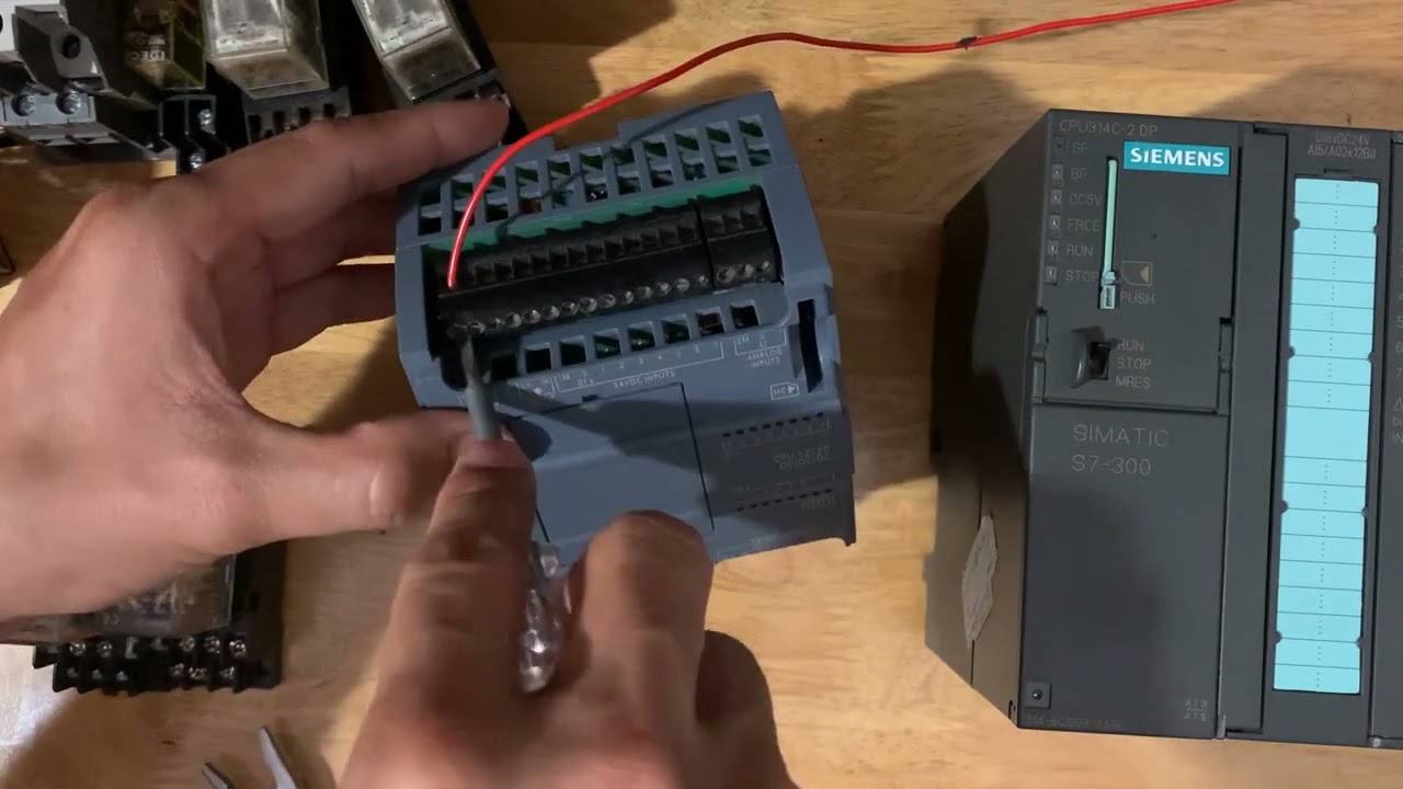 Phần cứng và đấu nối PLC S7 1200 thực tế.