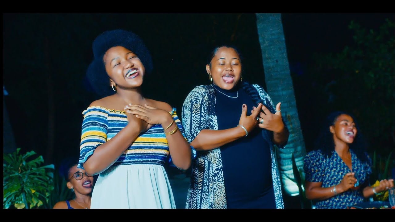 YMC Gospel - Andriamanitry ny famindram-po (Clip Officiel)