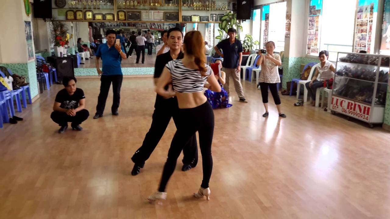 Tập bước Rumba Lục Bình