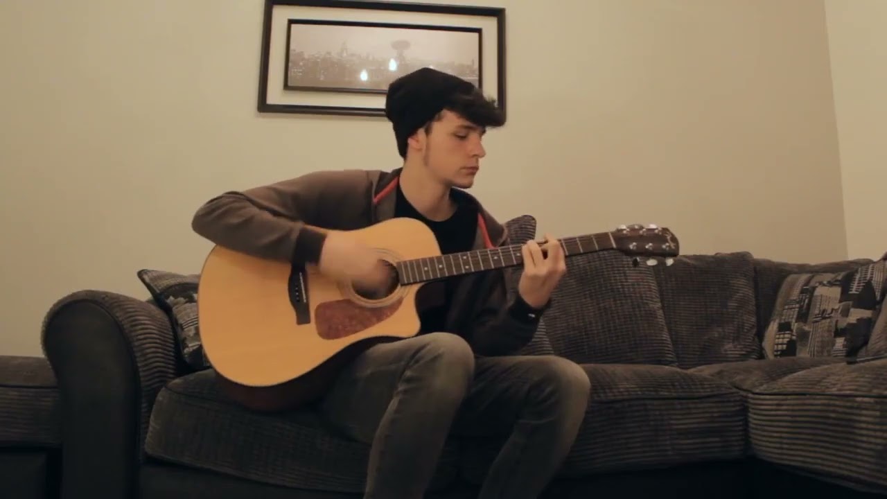 ARIANA GRANDE- LOVE ME HARDER(guitar cover) acoustic.