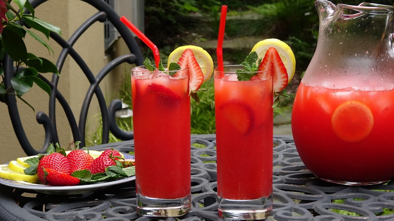 Préparation de la limonade à la fraise