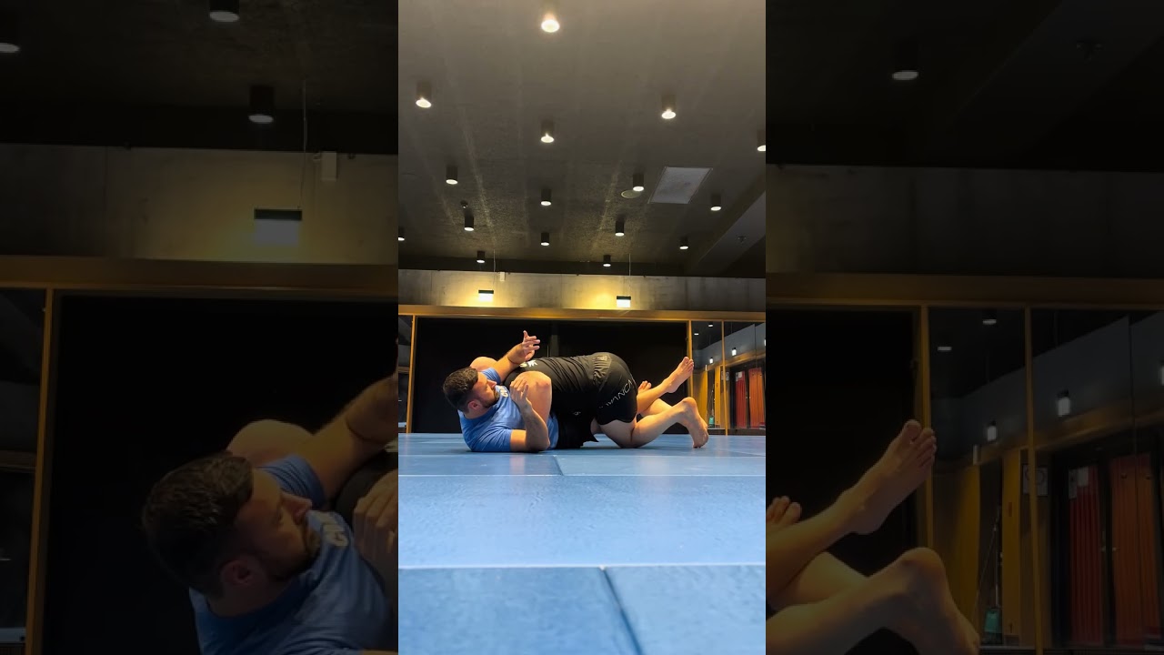 Passing half guard curled up vs straighten