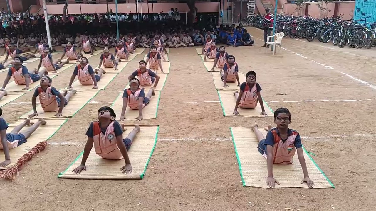 NADAR HR.SEC.SCHOOL, RAJAPALAYAM சூரிய நமஸ்காரம்