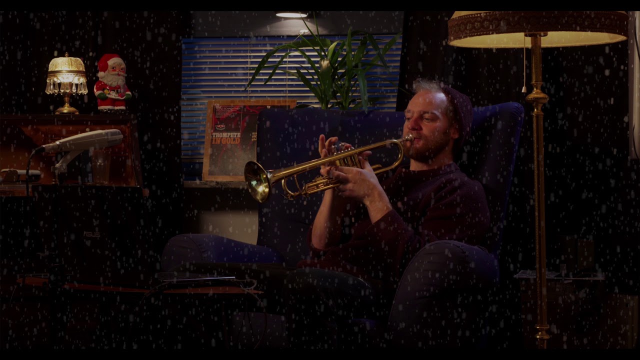 Home Alone on the trumpet. (With notes)