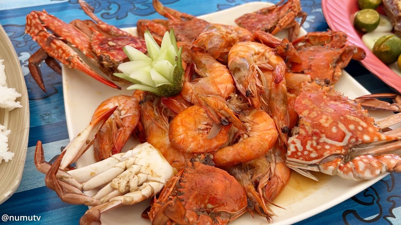 CORON Food Trip - FRESHLY COOKED Seafood in Palawan, Philippines!