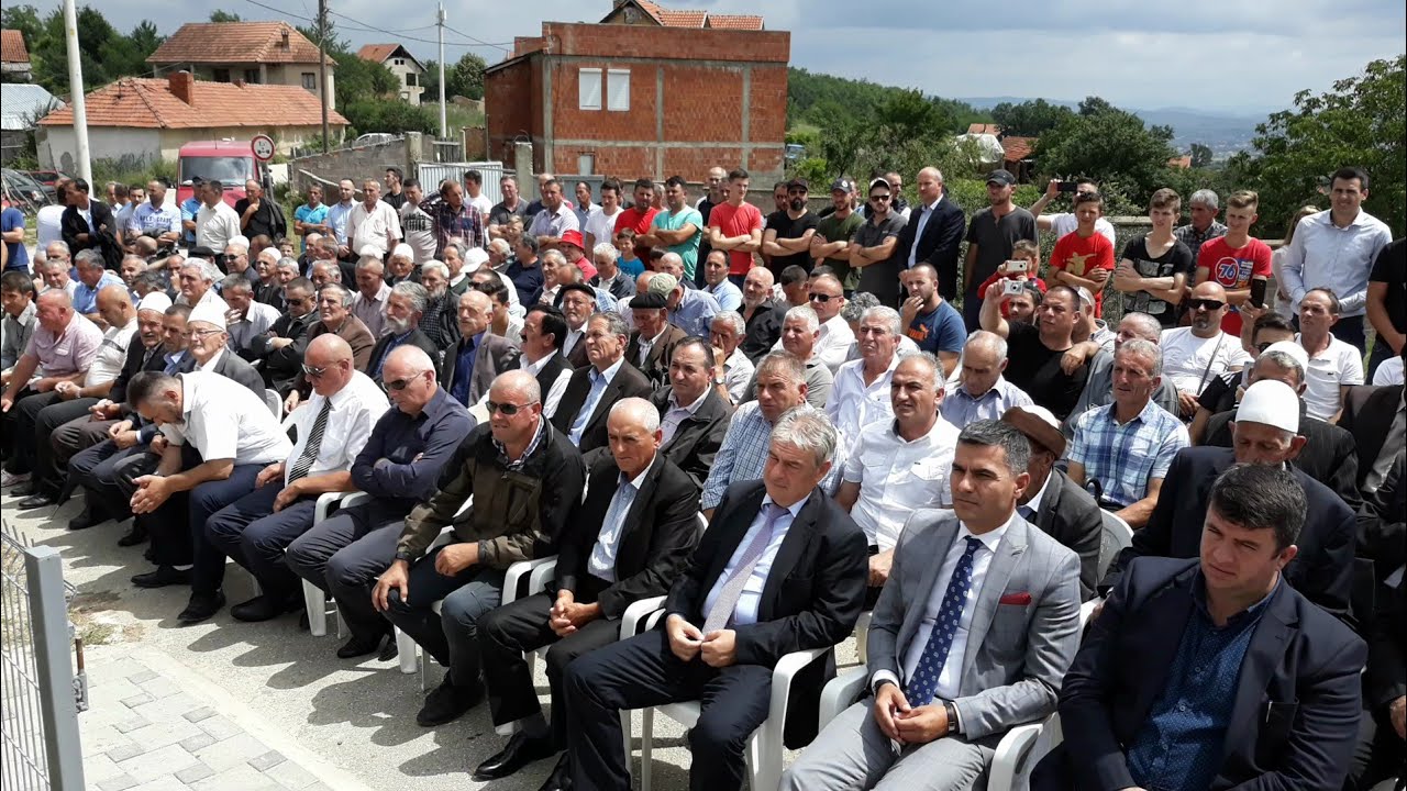 Sot në fshatin Bequk, u bë zbulimi i pllakës përkujtimore e luftëtarit të UÇK-së, Naser Miftari