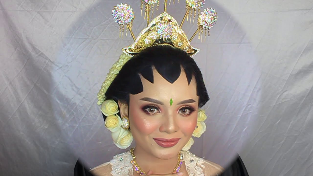Rias Pengantin Jogja Putri Modifikasi (Makeup, Sanggul, dan Paes) Lomba video tutorial inovatif UNP