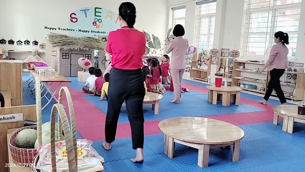Trang trí nón lá. MGL 5-6 tuổi