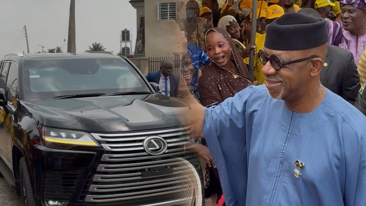 SEE WHAT MADE PRINCE DAPO ABIODUN SING AS HE GAVE SPEECH @ MILLION NAIRA ROAD COMMISSIONING IN IJEBU