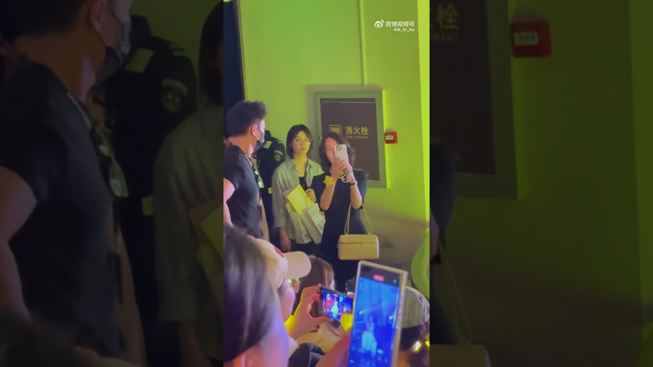 250420 Mama & Papa Jung proud moment watching their daughter, Jessica Jung