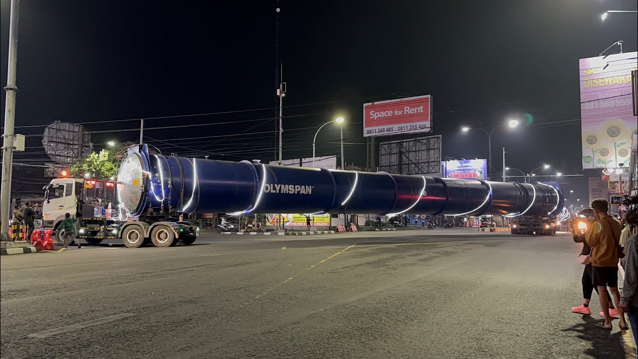 Jadi Pusat Perhatian Warga Saat Truk Super Panjang Ini Lewat Jogja | Part 2