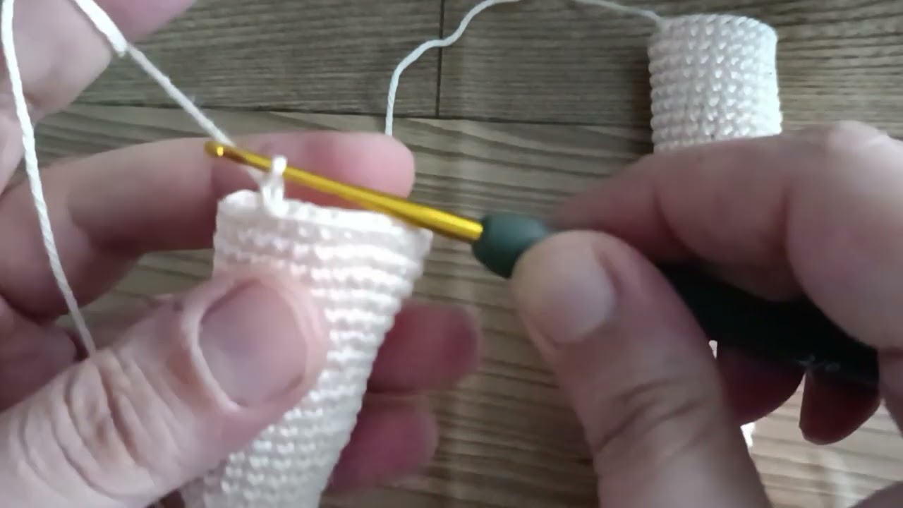 Amigurumi bebek bacak ekleme