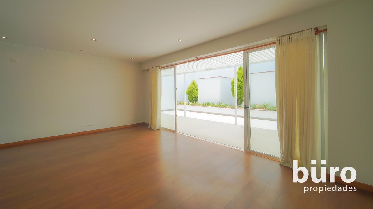 Lindo Departamento en Venta con Terraza a Pasos Parque Meliton Porras Miraflores