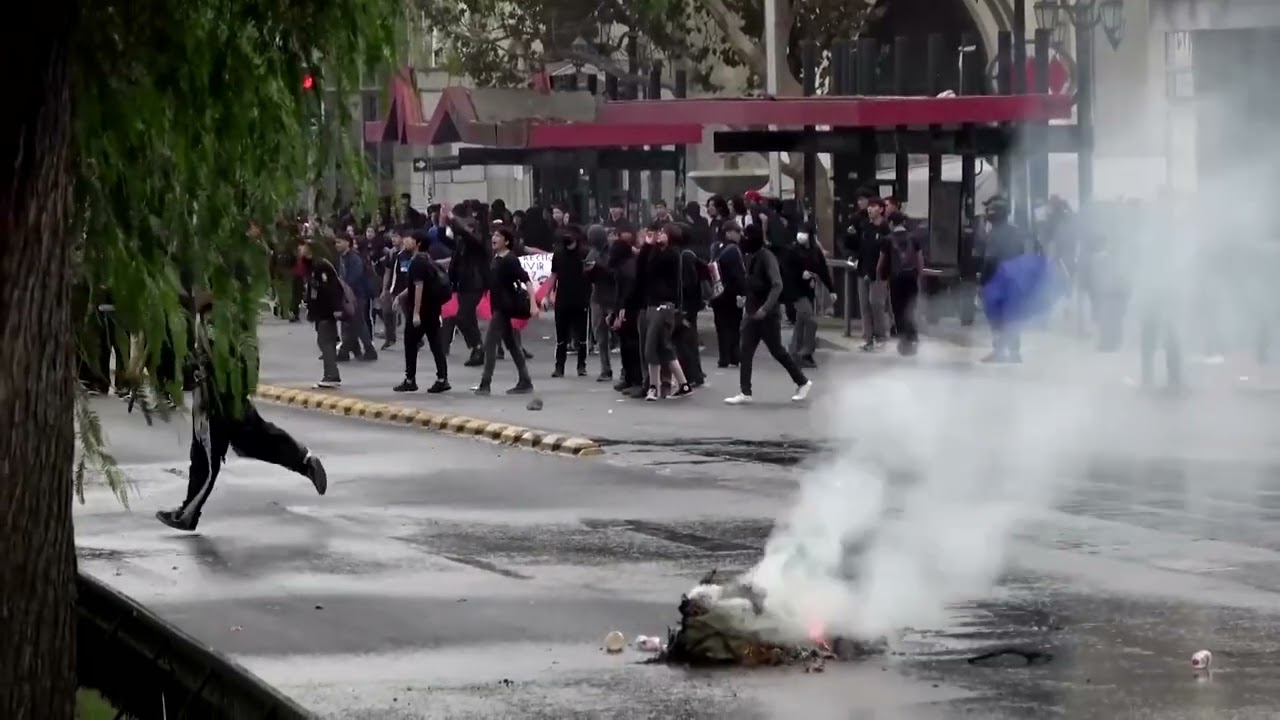 Chilean students protest over police reforms