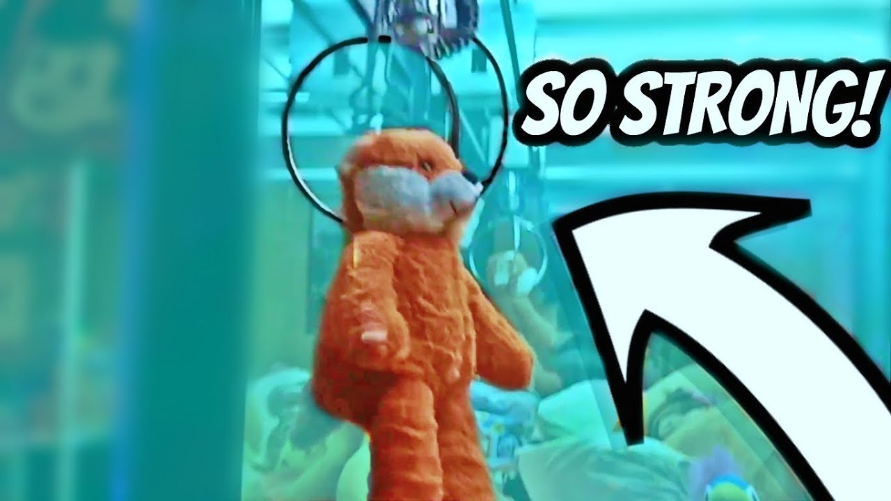 Found The STRONGEST CLAW MACHINE Ever!  Won Almost EVERY TIME!!