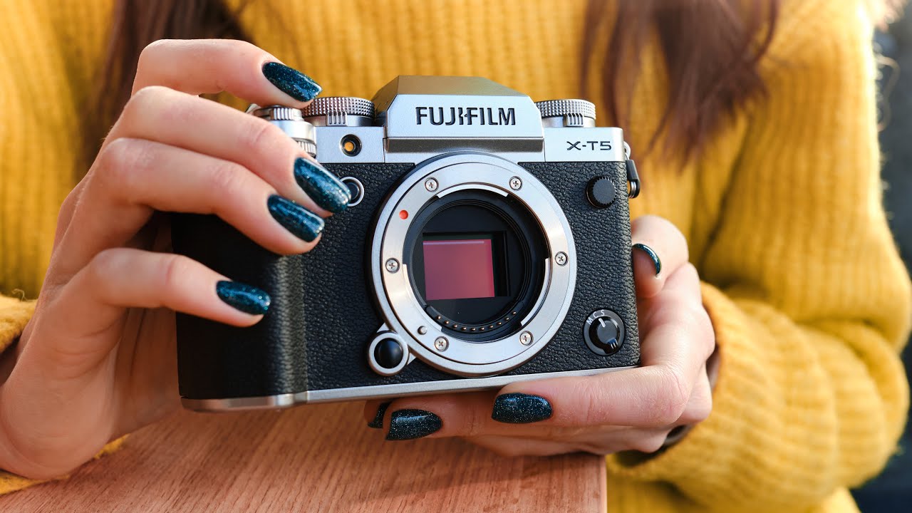 Помацали Fujifilm X-T5 — це ми купуємо?