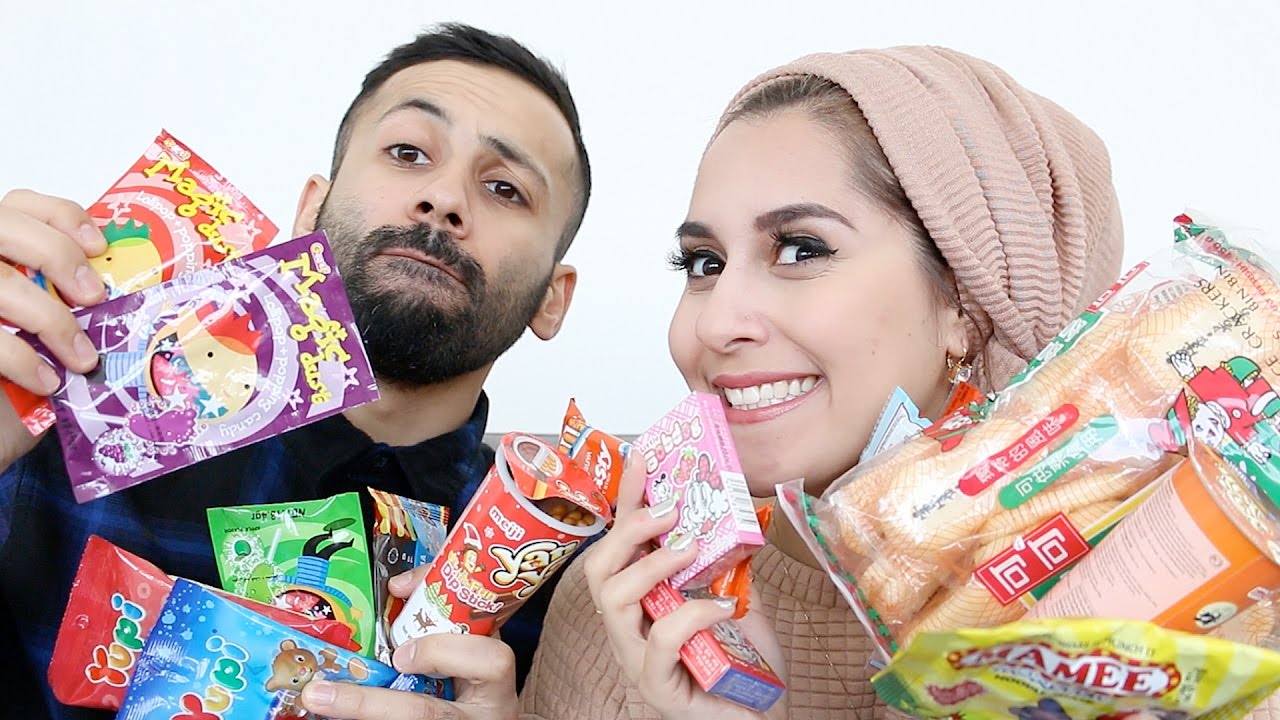 SINGAPORE SNACKS TASTE TEST!
