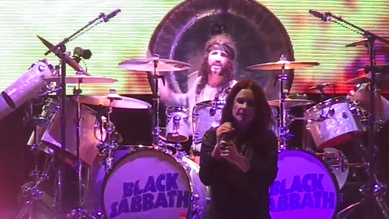 Black Sabbath - Iron Man (Live at Pra&ccedil;a da Apoteose)