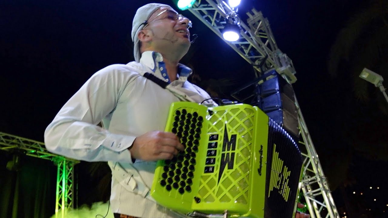 estate mix: DESPACITO - SUBEME LA RADIO - LAMENTO BOLIVIANO - JERUSALEMA - Mimmo Mirabelli