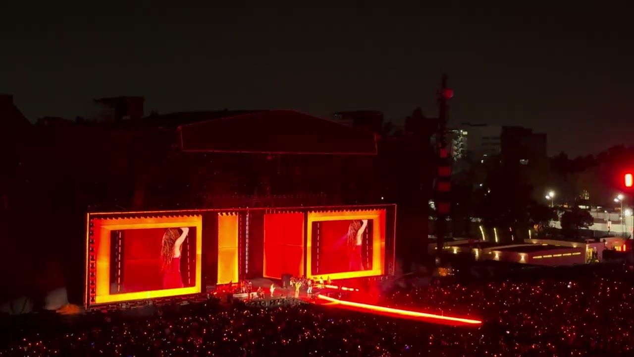 🔥 Shakira en vivo – Te Aviso, Te Anuncio (versión afro-punk) en CDMX | Gira 2025 🎭🎸