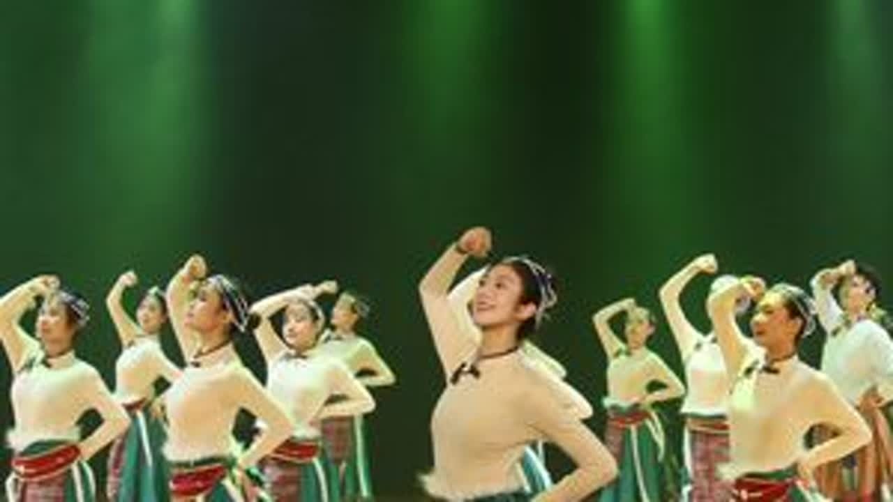 #青春正当时毕业季主题展演 8月16日16:00文艺中国为您直播广东第二师范学院演出的“芳华”舞蹈毕业专场，敬请收看！#文艺中国  #舞蹈