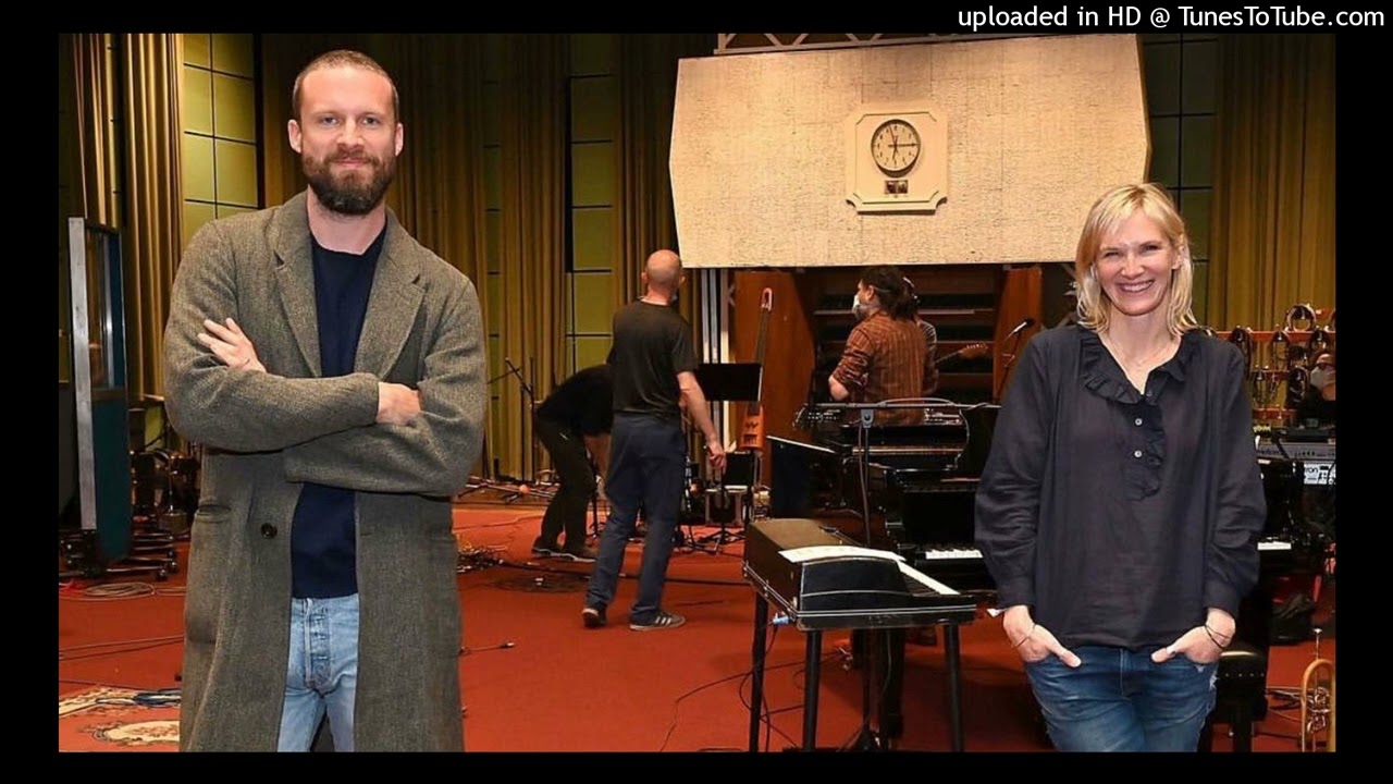 Father John Misty - What A Wonderful World (Jo Whiley Sofa Session, 6th April 2022)
