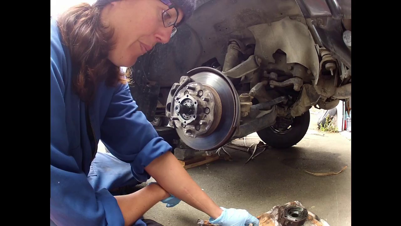 Nissan Terrano 1992 Replace Front Bearings