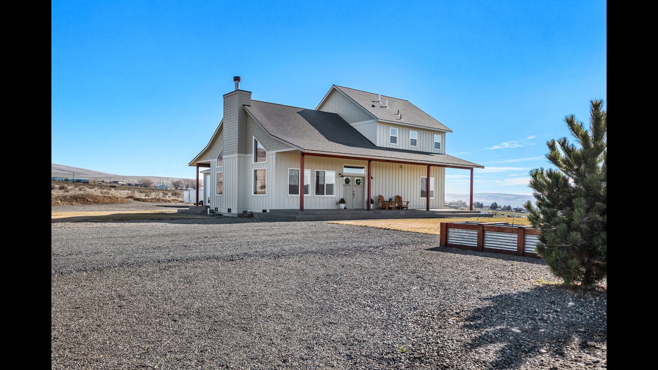 “You Won’t Believe the Shop on This Selah WA Property | 517 Game Ridge Rd Tour”