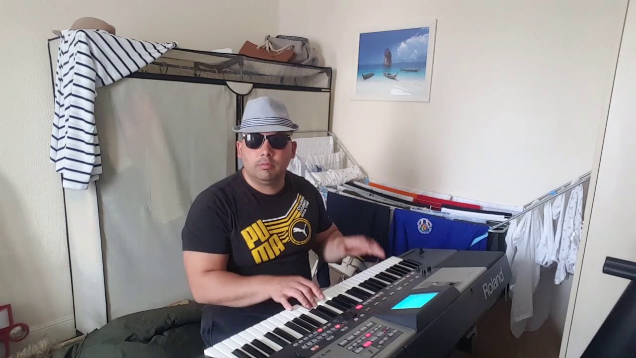 Michael Jackson (Remember the time) improvisation,on the Keyboard Roland VA 7,Martin Zachar
