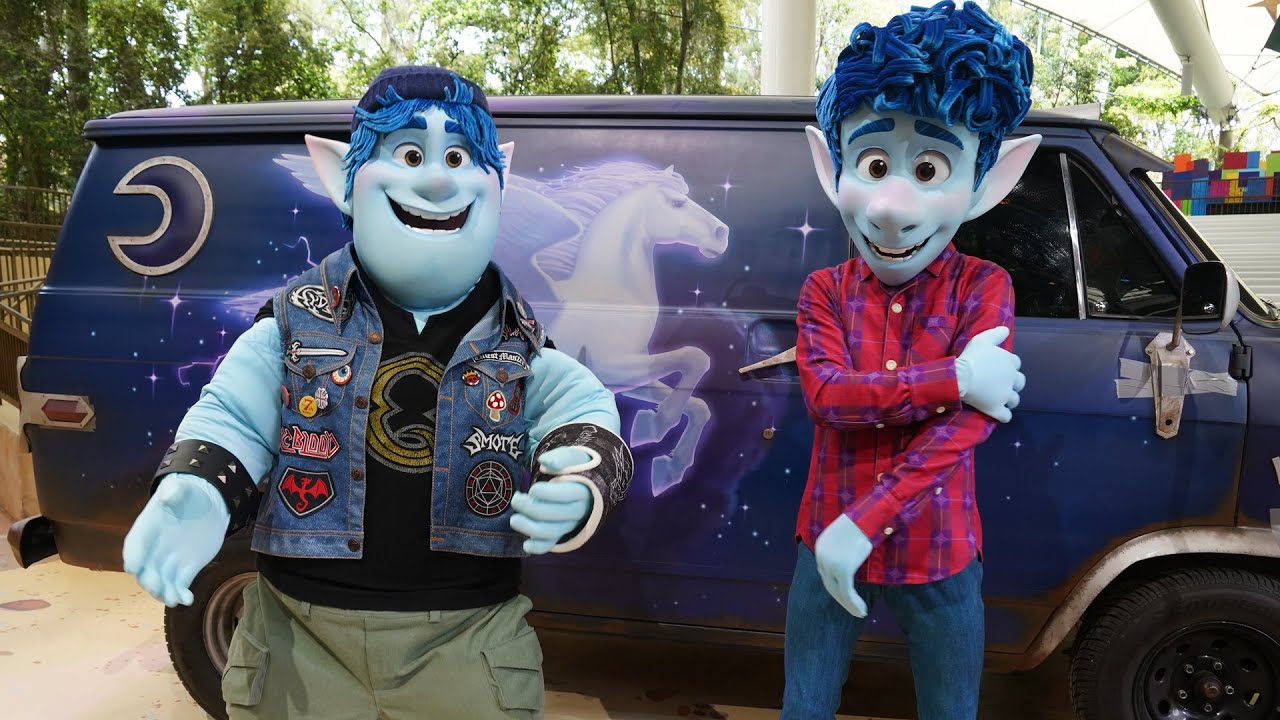 Встреча Иэна и Барли «Вперёд» на вечеринке Pixar Pals Playtime — Pixar Fest 2024 — Disneyland Resort