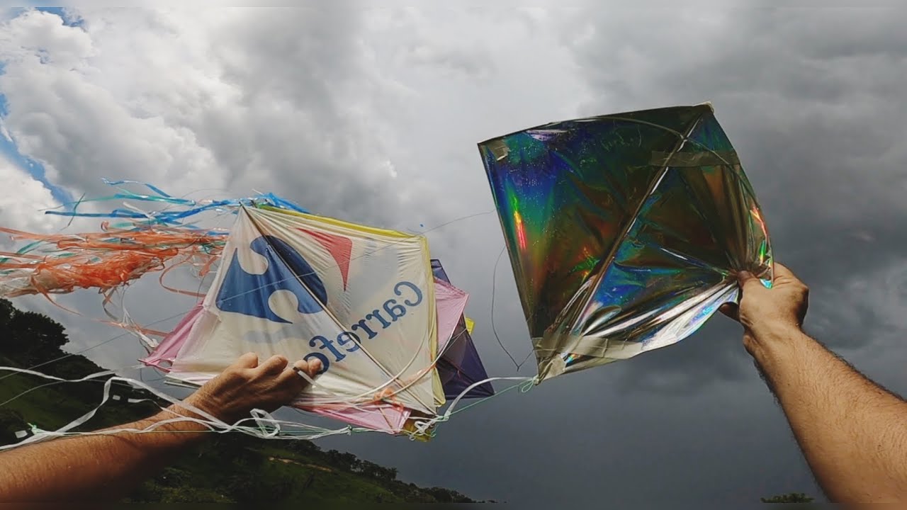 A REVOADA DO PAPAGAIO ILUMINAD&Atilde;O NAS M&Atilde;OS DO XEPEIRO ALOPRADO 