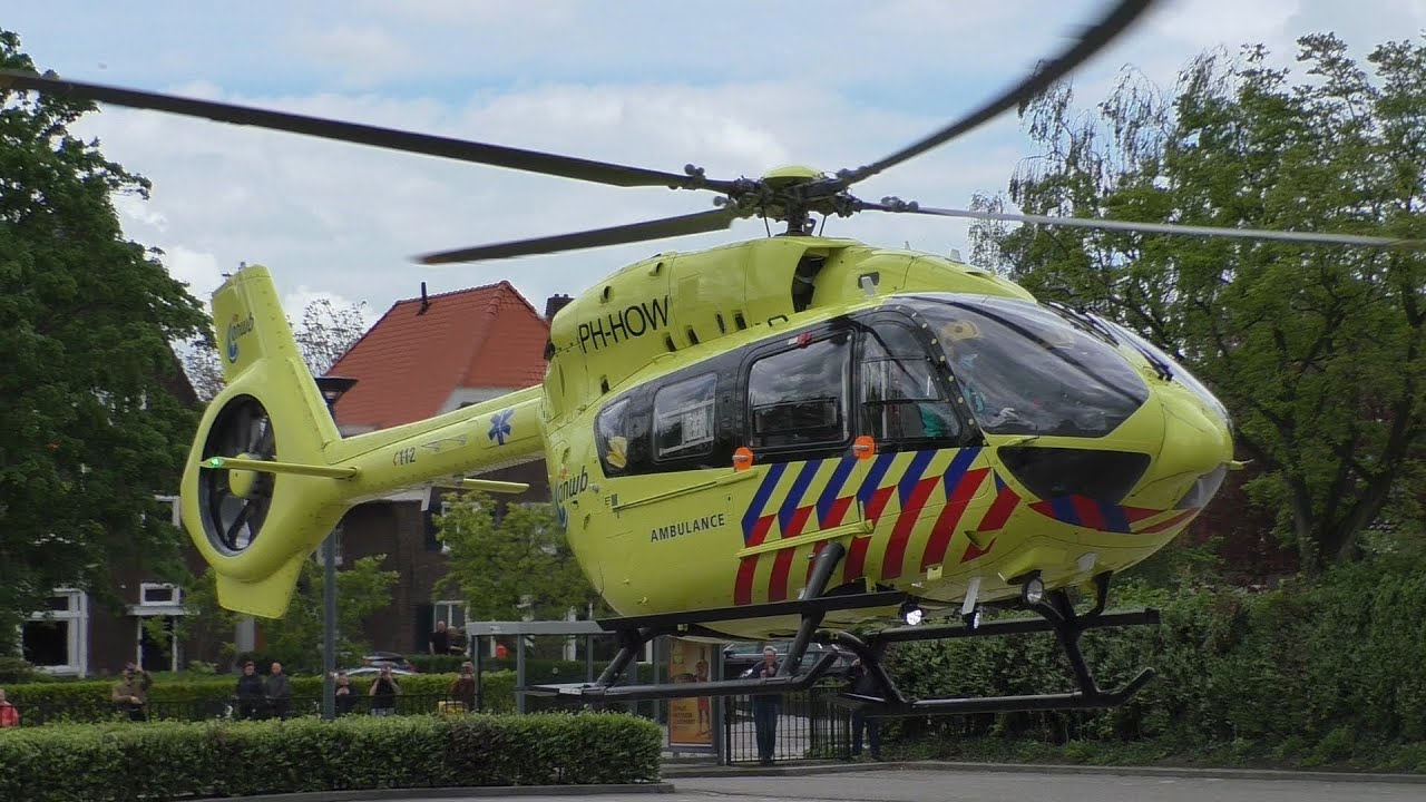Landing & Take-Off Lifeliner 5 [PH-HOW] overplaatsing IC Pati&euml;nt Elkerliek Helmond &rarr; MST Enschede