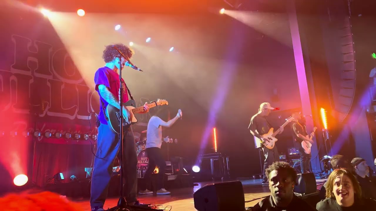 Hot Mulligan - 