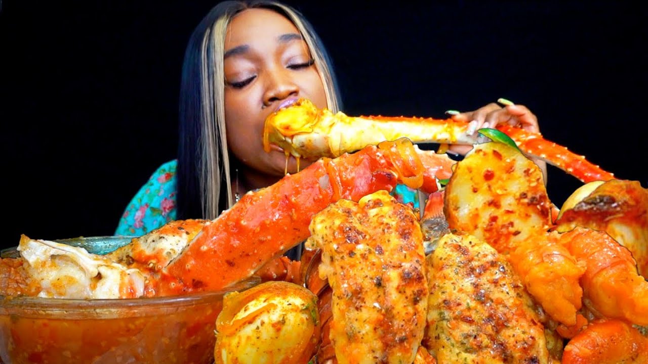 JUICY KING CRAB LEG SEAFOOD MUKBANG | ASMR LOBSTER TAILS MUKBANG | SEAFOOD MUKBANG  | EASTING SOUNDS