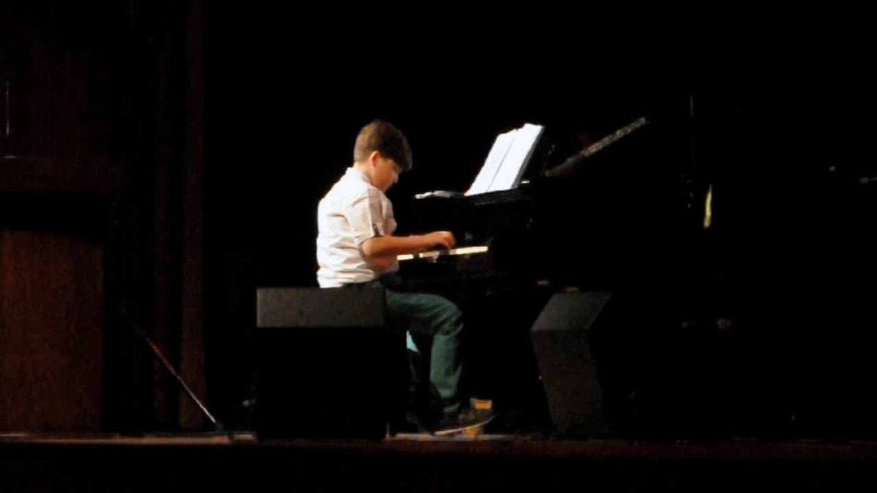 Shostakovıch-E.Pieces for the Piano, Poldini -Tarantella, played by Bora BAHAR