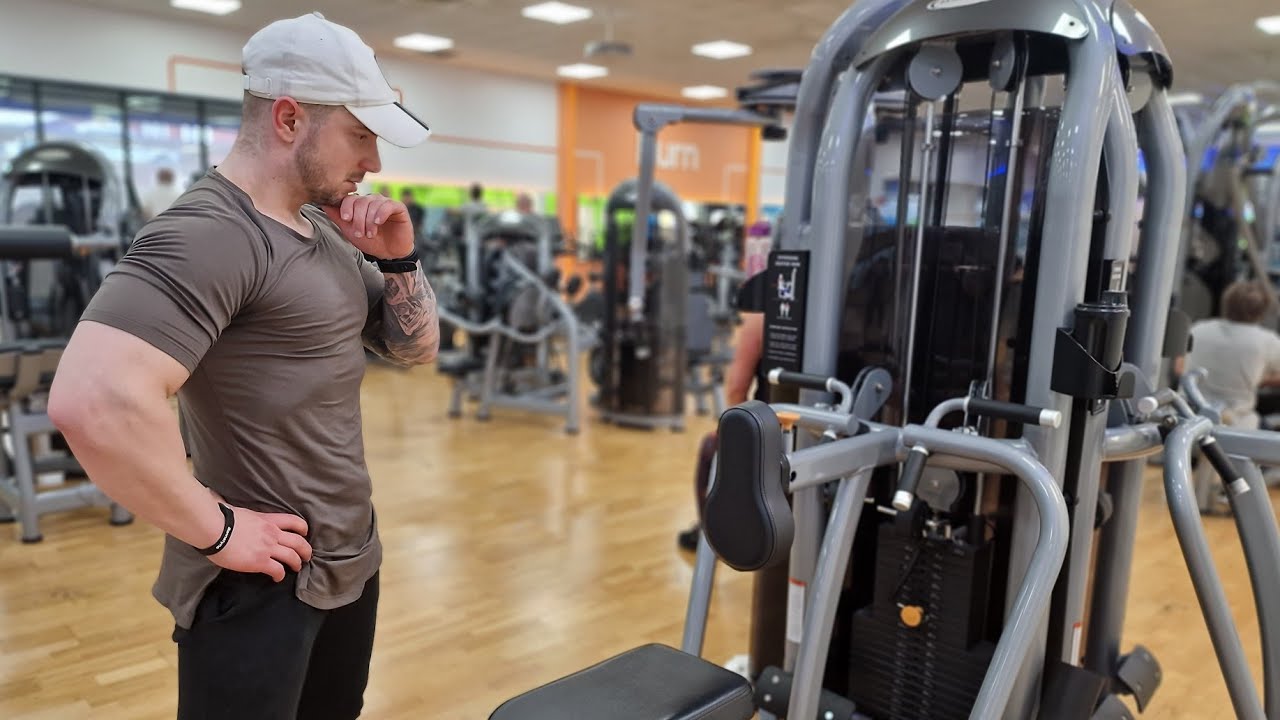 How to use correctly the seated row machine. Common mistakes