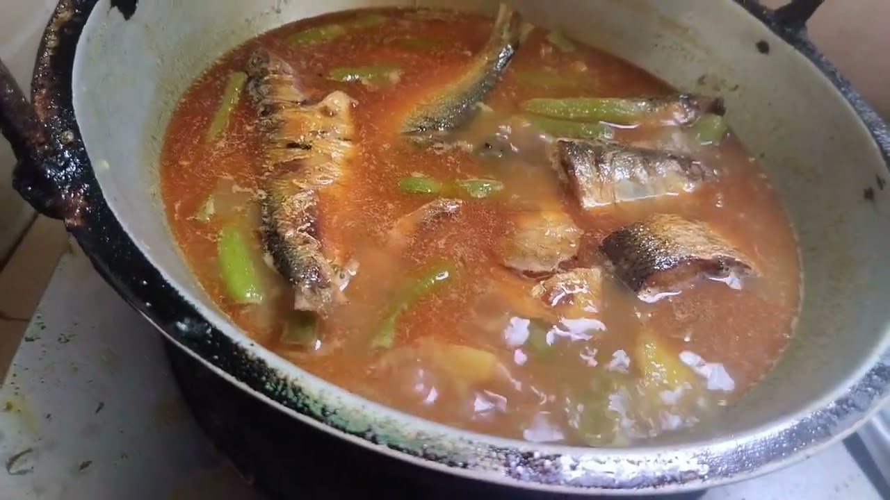 লাউপাতা দিয়ে ইলিশ মাছের বড়া বানিয়ে খেলাম