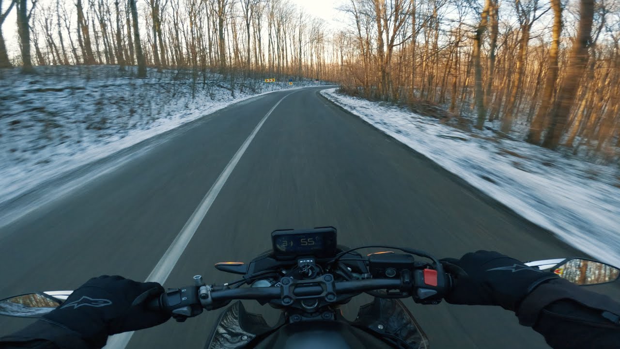 FIRST RIDE OF 2025 ❄️ SNOW | HONDA CB500F [4K]