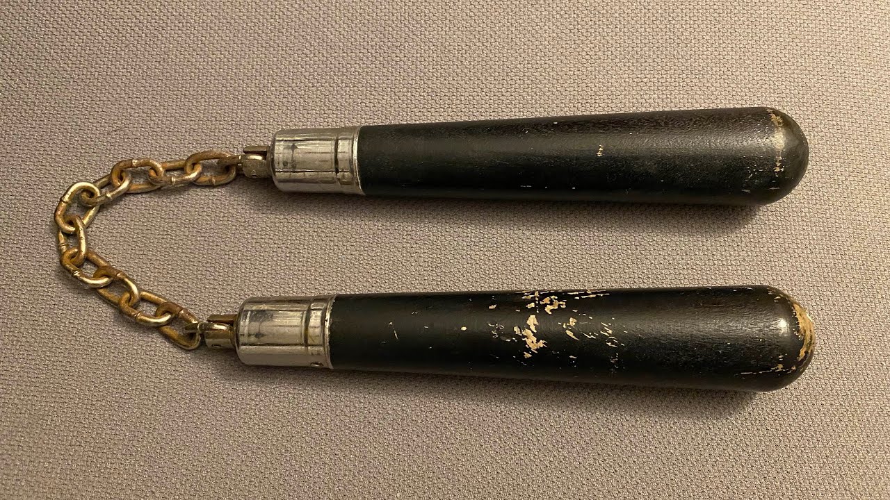 Mini-Chuck: Short Stick, Long Chain Nunchaku, Modern Variation (Hands On Nunchucks Testing)
