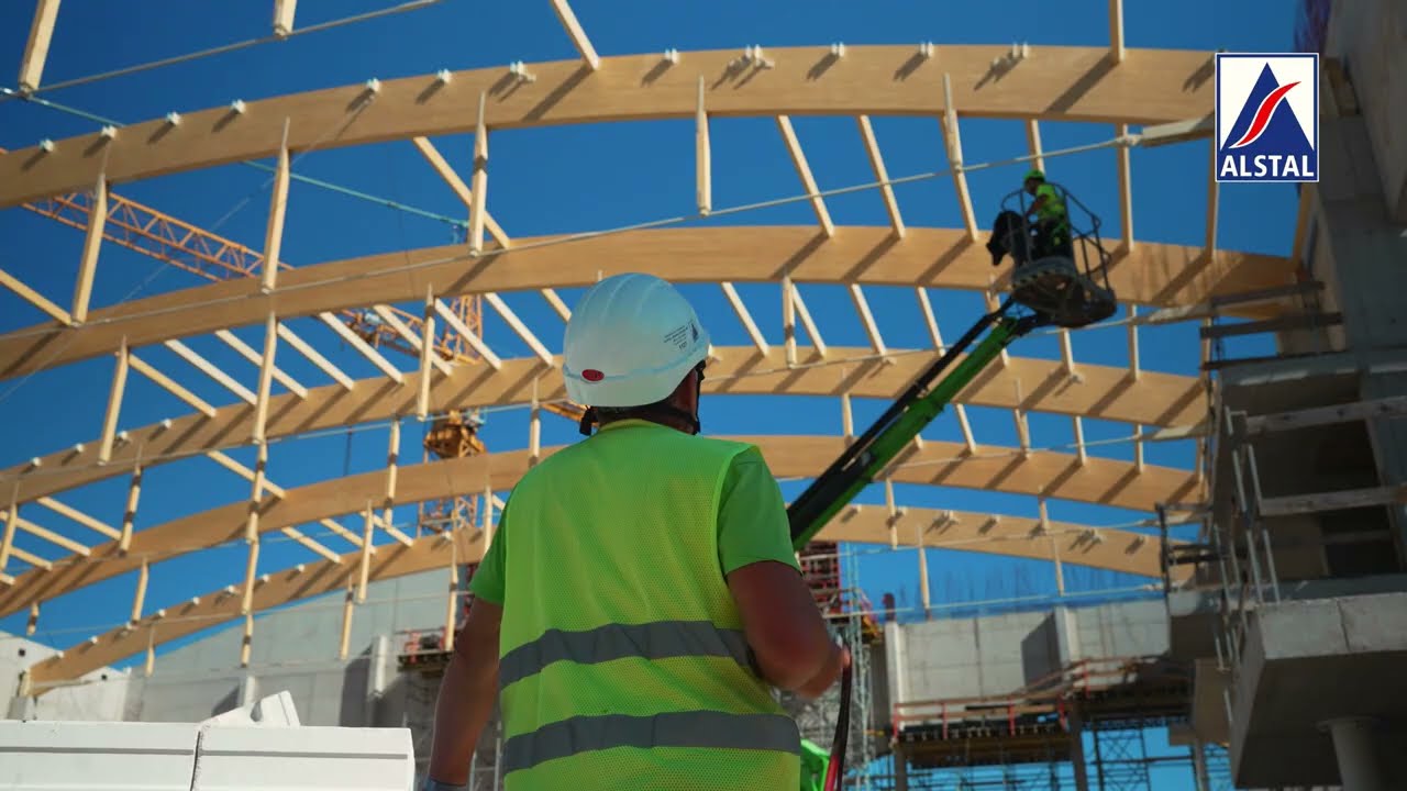 Aquapark w Lubinie rośnie! Montaż największych dźwigarów dachowych ALSTAL 🏗️