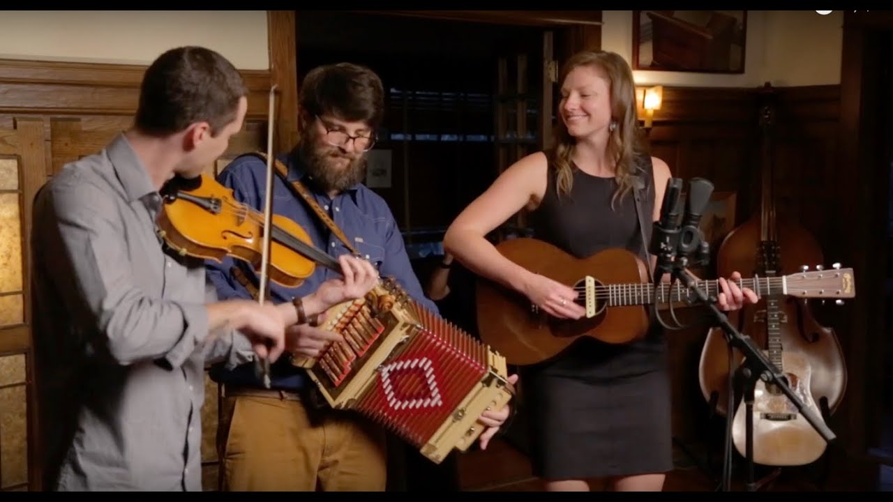 Blake Miller & The Old-Fashioned Aces -  Enterre-Moi Pas
