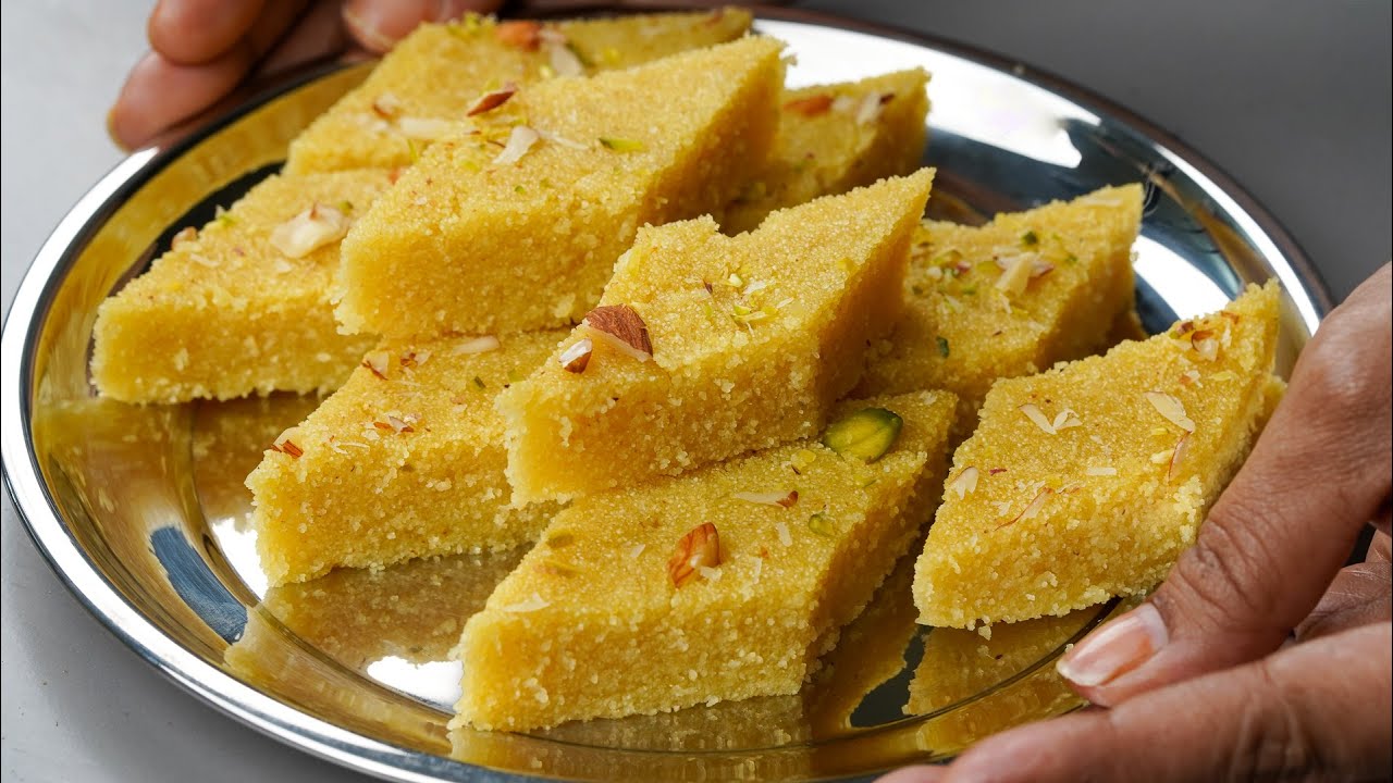 I Combined Custard Powder With Suji & Make This Delicious Barfi Recipe | Suji Custard Halwa Recipe