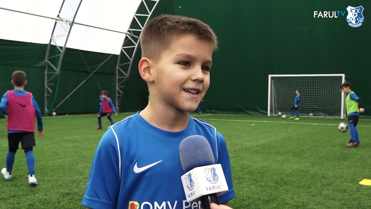 ACADEMIA CAMPIONILOR - Academia Hagi U8, antrenamente cu zâmbetul pe buze!