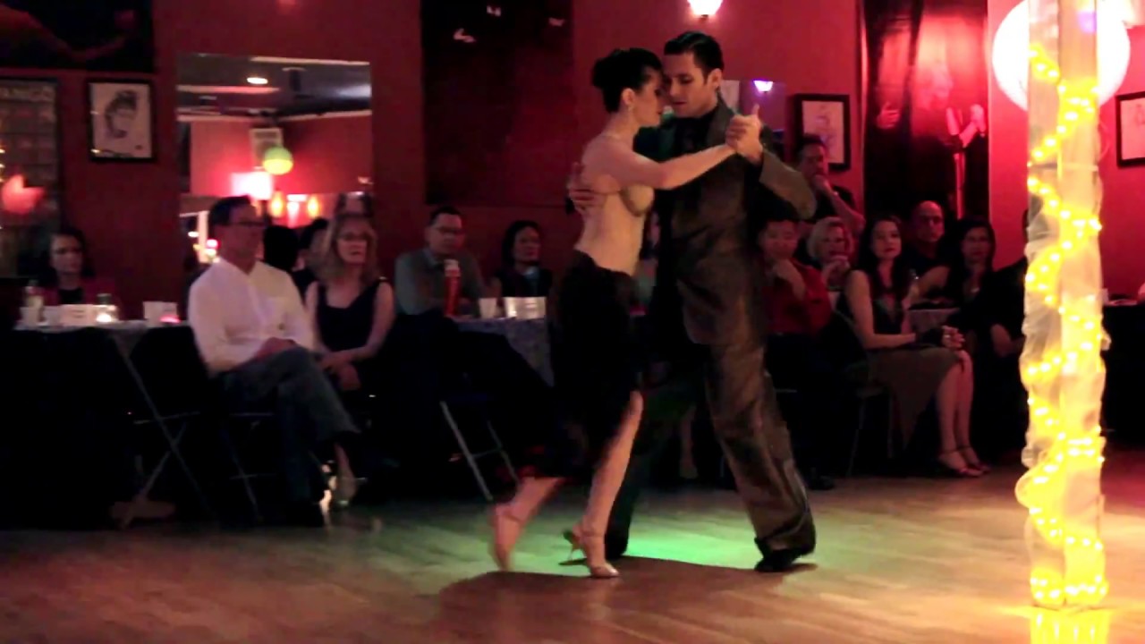 Leandro Capparelli &  Sol Alzamora - El Acomodo - Edgardo Donato Argentine Tango